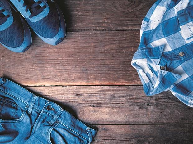 Indian Online fashion industry clocks 51% growth order volume in FY21: Report