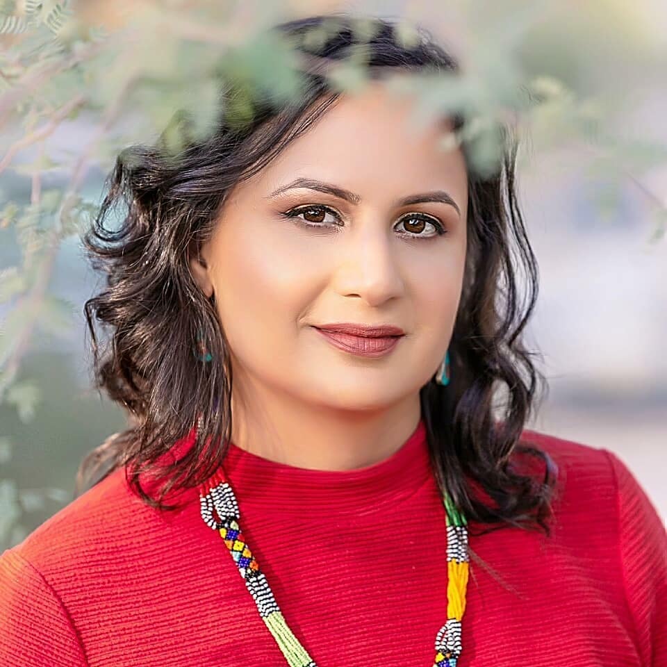 Award Winning fashion blogger SONAL CHHIBBER has joined Dubai Fashion Magazine