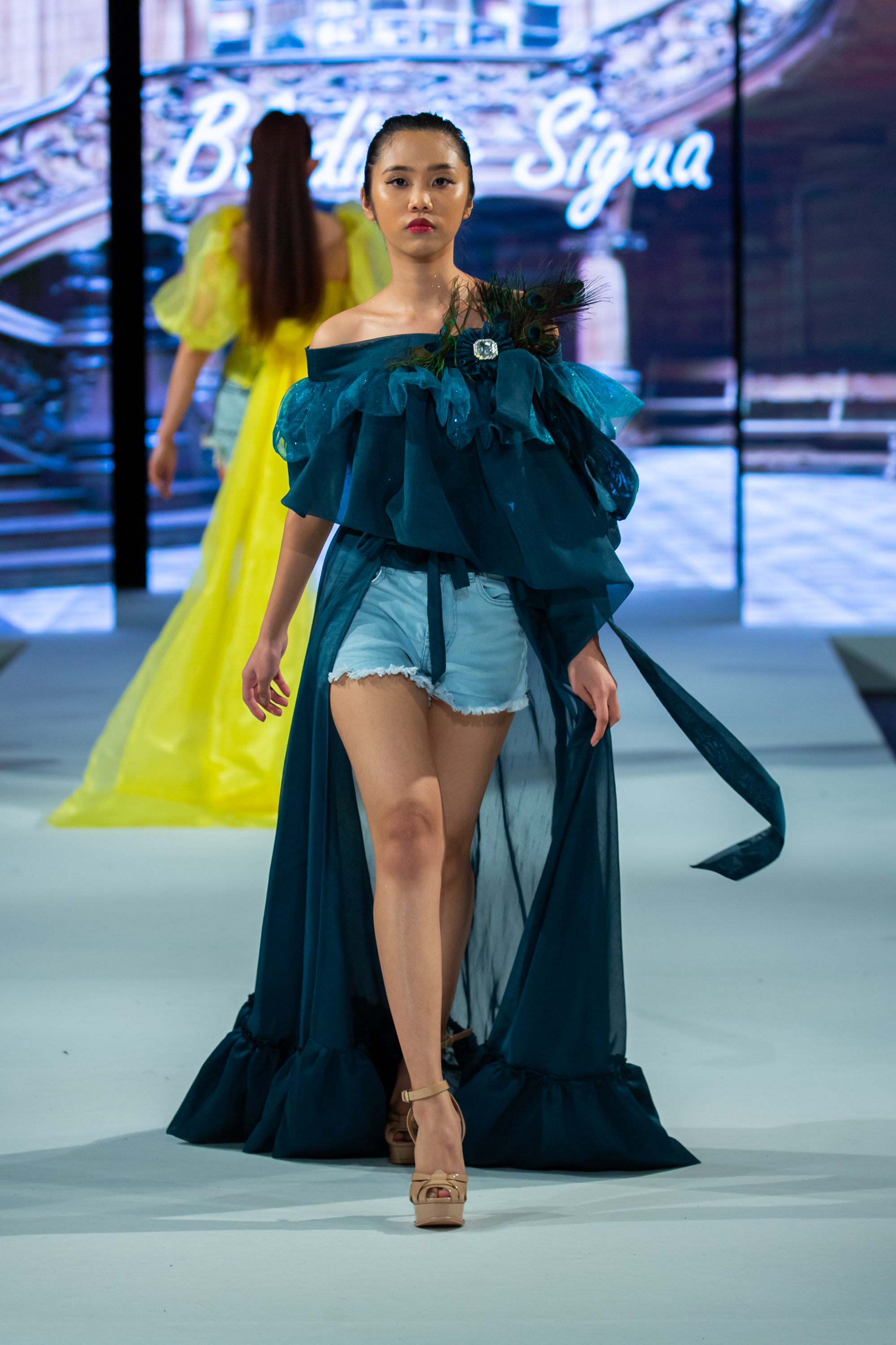 Crowd pulled event by House of iKons Fashion Week London