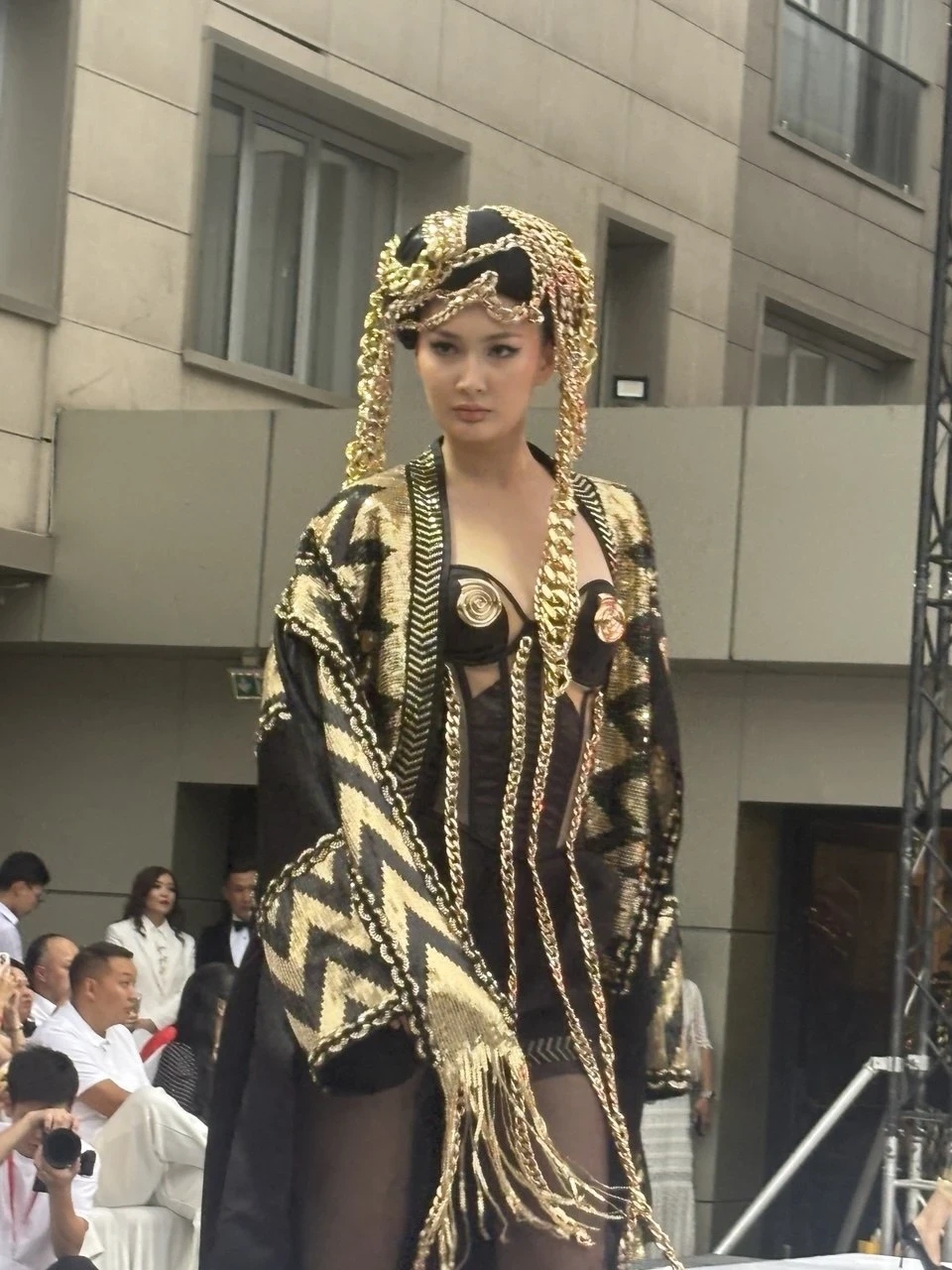Bishkek Hosts Muras Fashion Show by Renowned Designer Aiperi Obozova